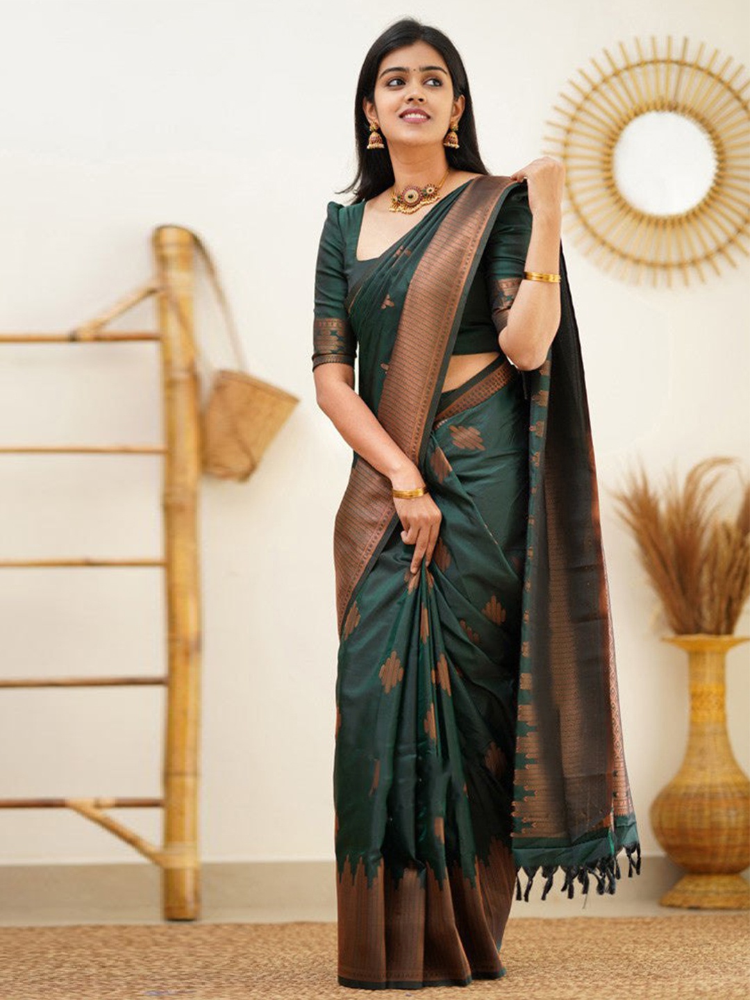 

KALINI Ethnic Motif Woven Design Zari Kanjeevaram Saree, Green