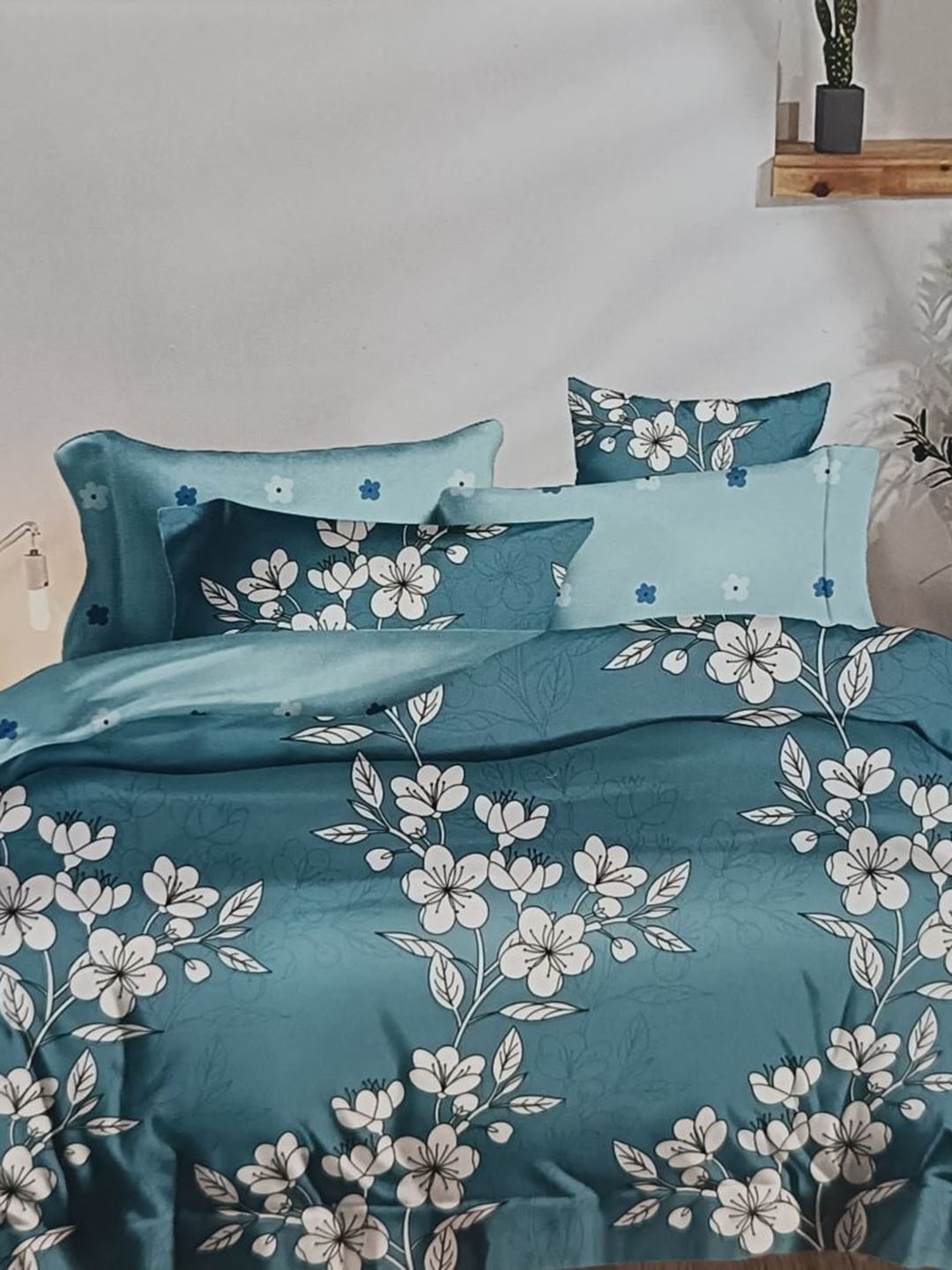 

Signature Blue 4 Pcs Printed Bedding Set