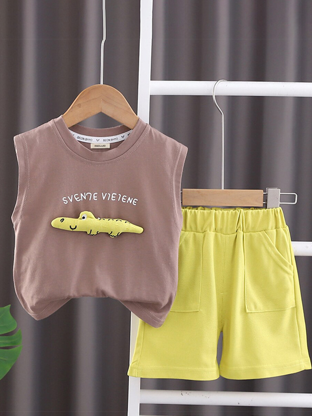 

INCLUD Boys Printed T-shirt with Shorts, Brown