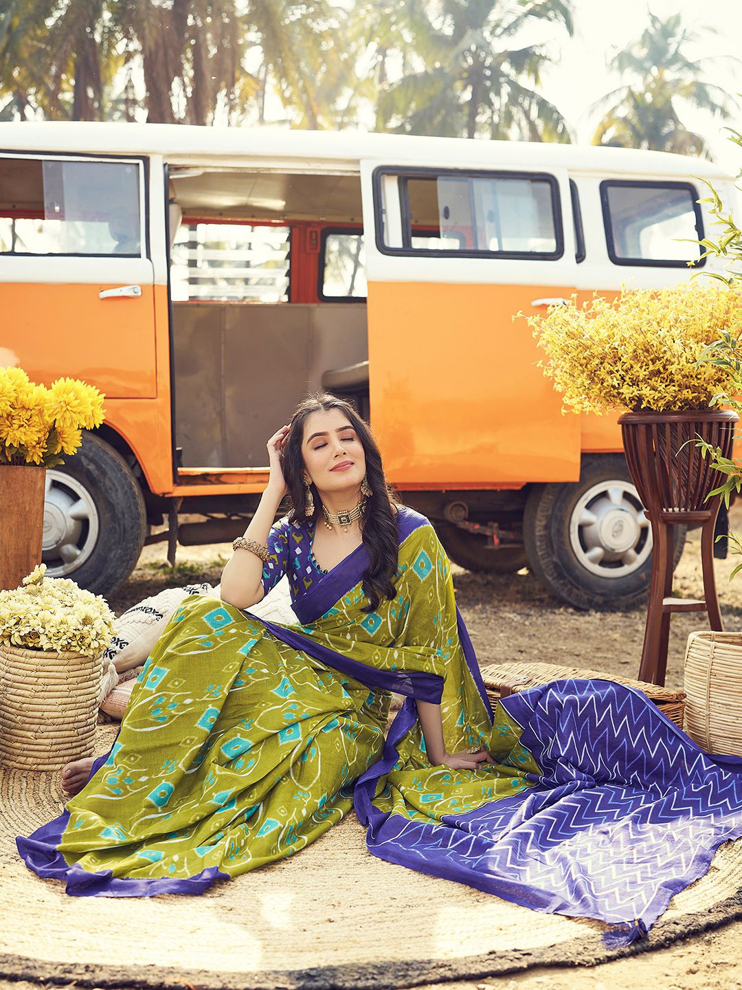 

Mitera Green & Blue Abstract Printed Ikat Ready To Wear Saree