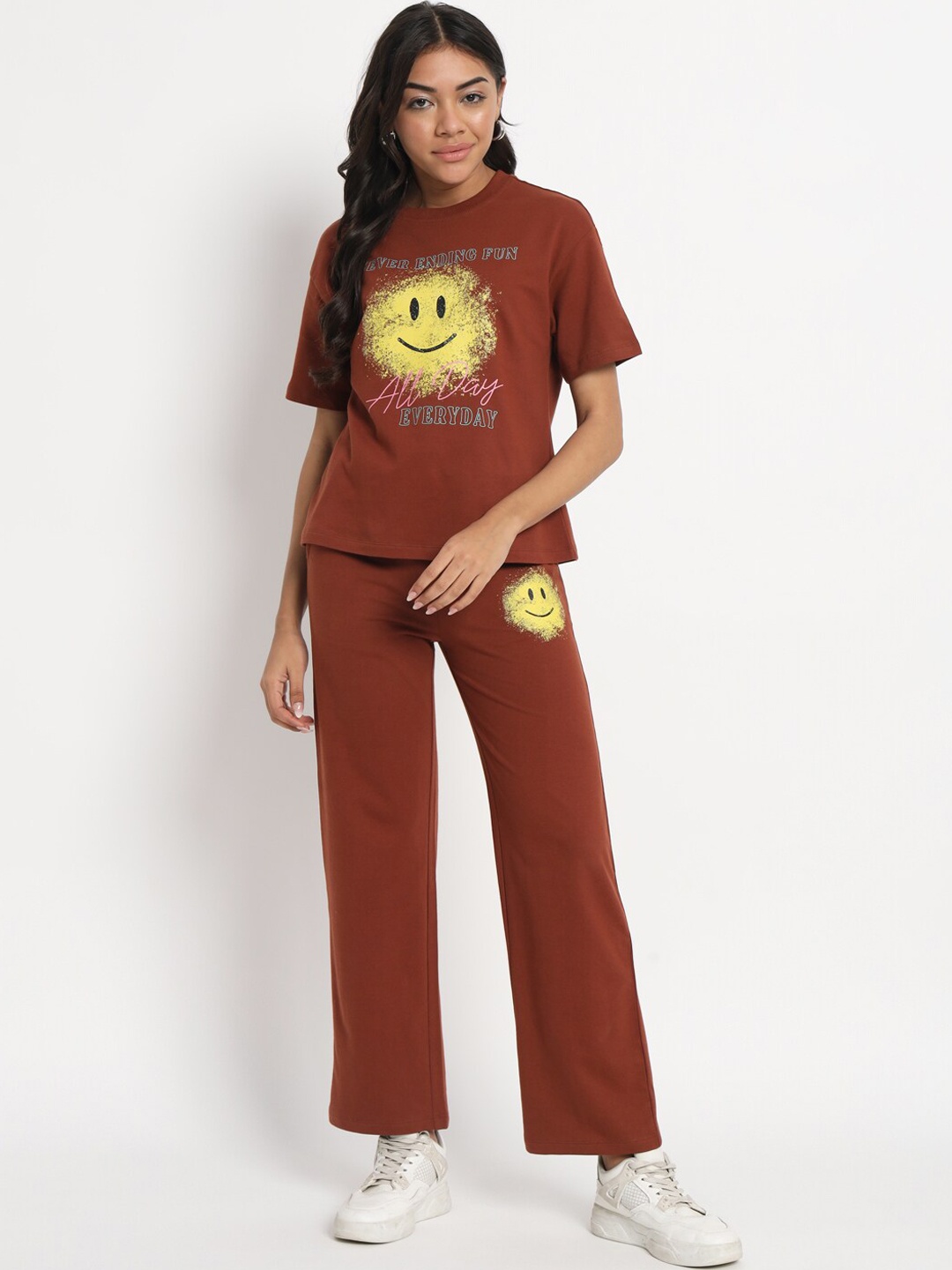 

VividArtsy Graphic Printed Pure Cotton T-Shirt With Trousers, Brown