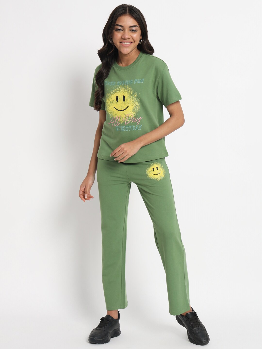 

VividArtsy Graphic Printed Pure Cotton T-Shirt With Track Pants, Green