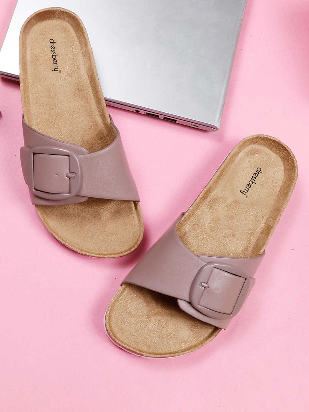 

DressBerry Mauve Buckle Detailed Open Toe Flats