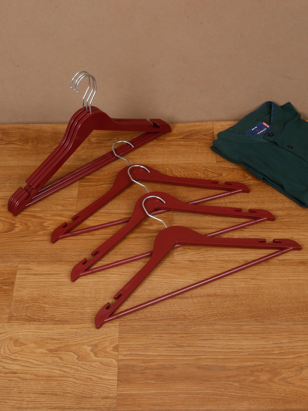 

DREAM WEAVERZ Pack of 6 Maroon Heavy Duty Plastic Durable Adult Clothes Hangers