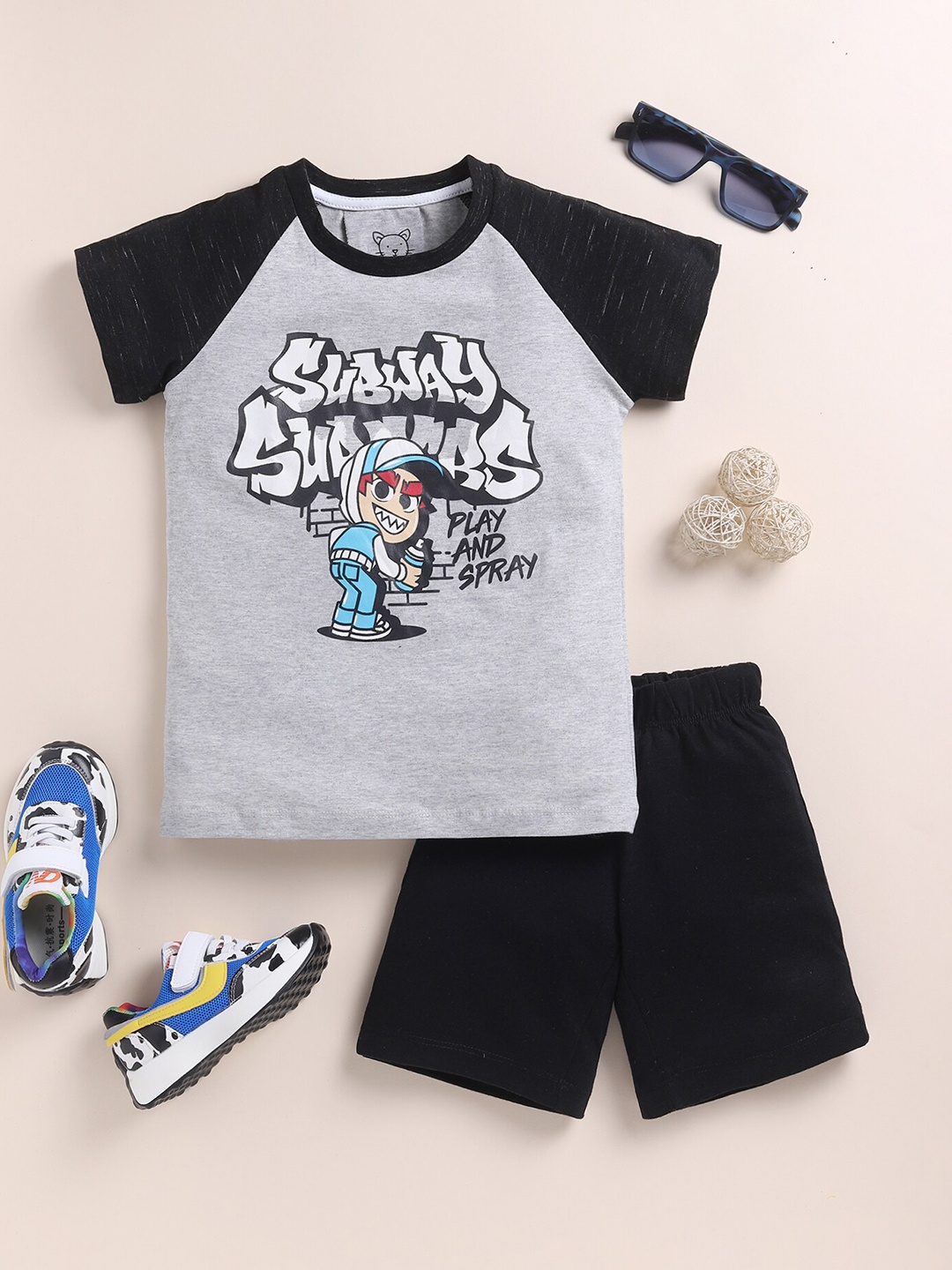 

YK Boys Printed T-shirt with Shorts, Grey