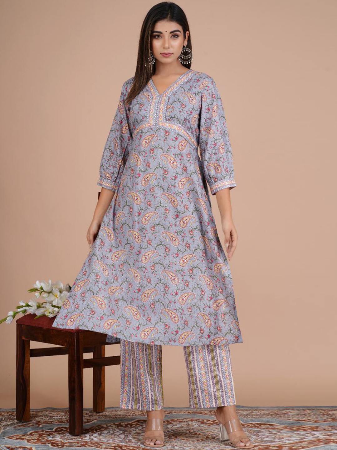 

Shikhaa Style Women Paisley Printed Regular Pure Cotton Kurta with Palazzos, Purple