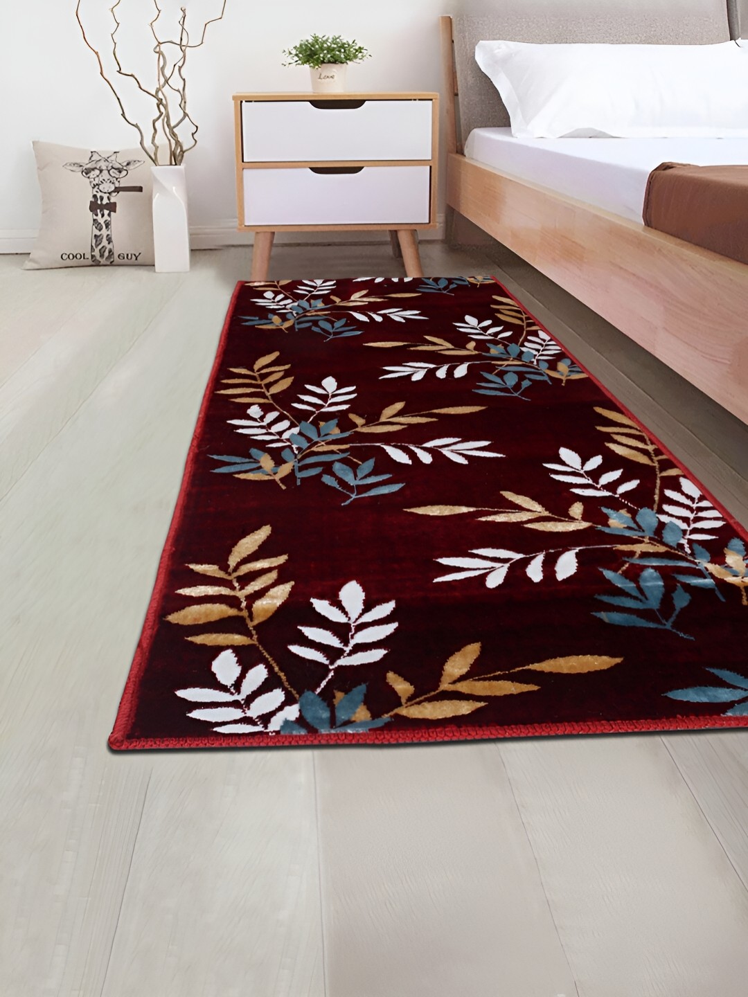 

DREAM WEAVERZ Red & White Printed Anti Skid Hand Tufted Floor Runner
