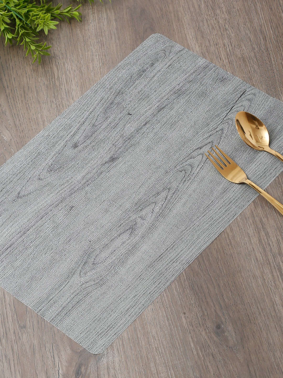

DREAM WEAVERZ Grey 6 Pieces Woodlook Textured RectangleTable Placemats
