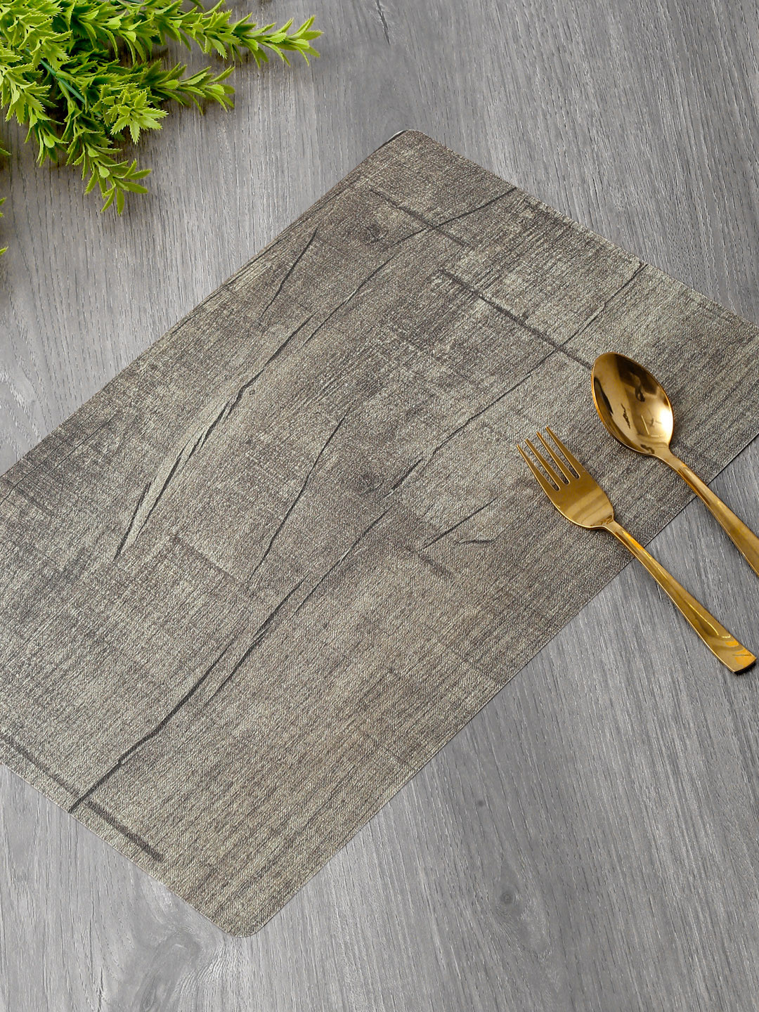 

DREAM WEAVERZ Grey 6 Pieces Woodlook Textured Rectangle Table Placemats