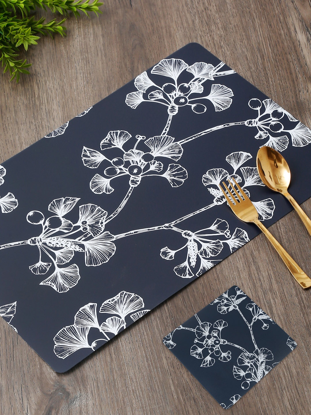 

DREAM WEAVERZ Black & White 12 Pieces HD Printed Rectangle Table Placemats