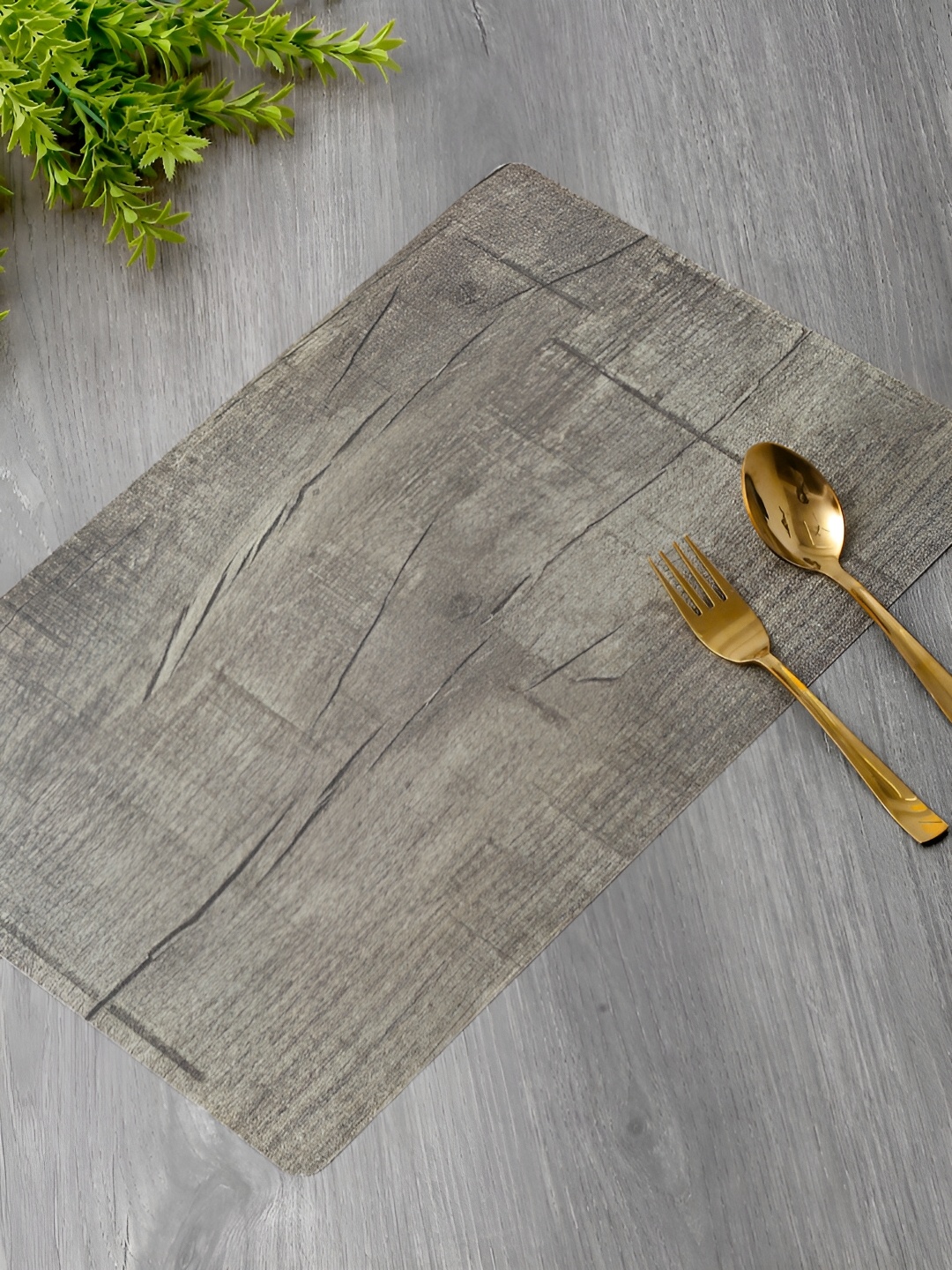 

Aura Grey 6 Pieces Woodlook Textured Rectangle Table Placemats