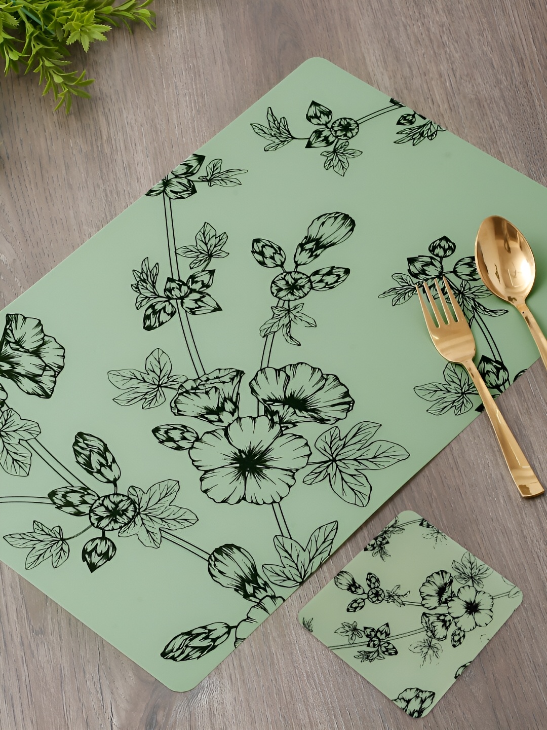 

Aura Green & Black 12Pcs Printed Rectangle Table Placemats