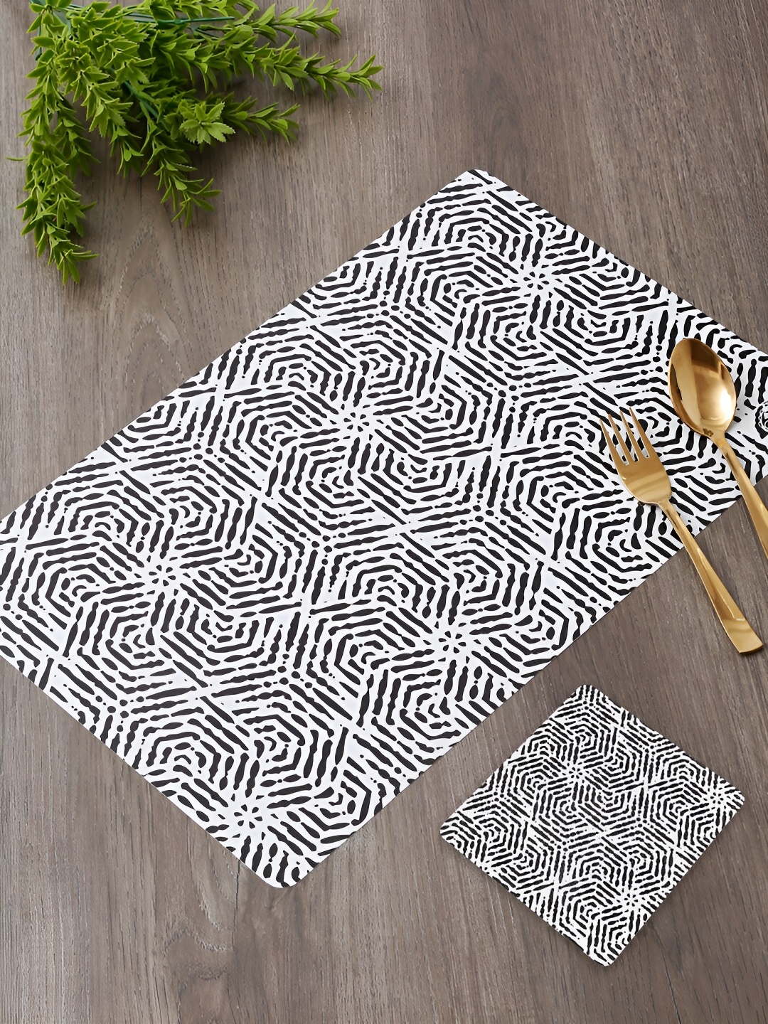 

Aura White 12Pcs Printed Rectangle Table Placemats