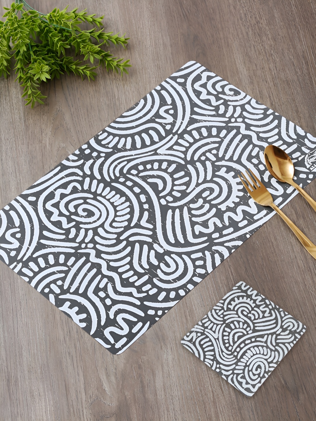 

Aura White & Black 12 Pieces HD Printed Rectangle Table Placemats