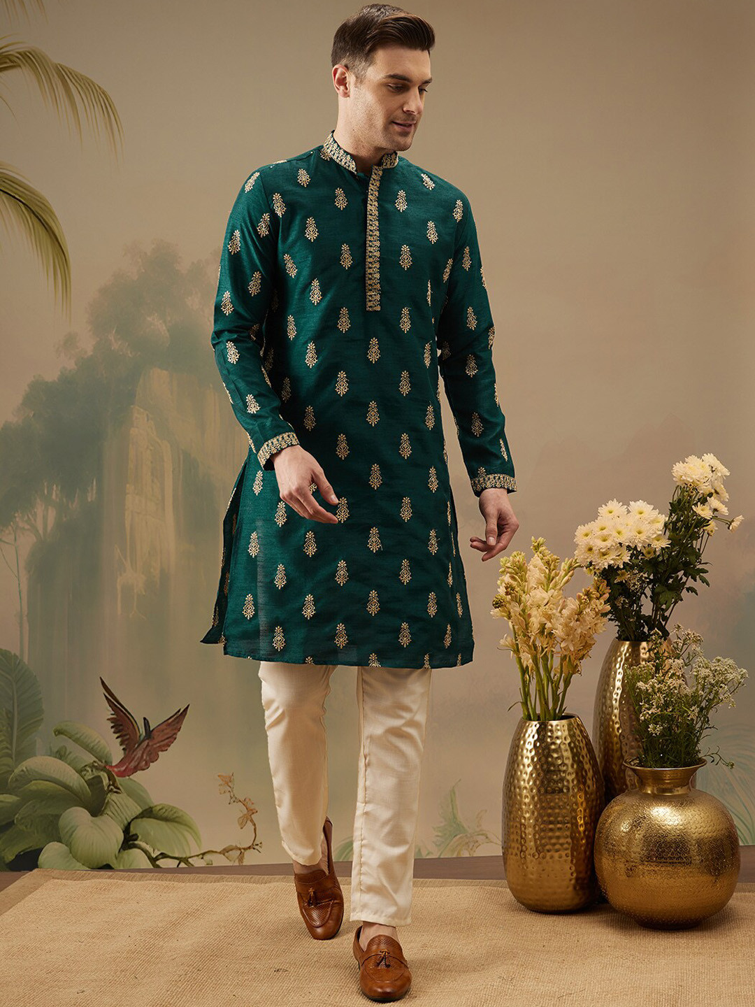

ATRAENTA Ethnic Motifs Embroidered Thread Work Mandarin Collar Straight Kurta, Green