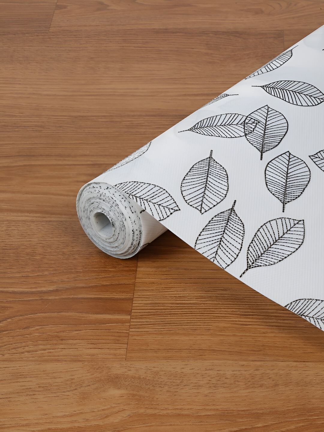 

Aura White Printed Water Resistant Shelf Liner Roll Organiser