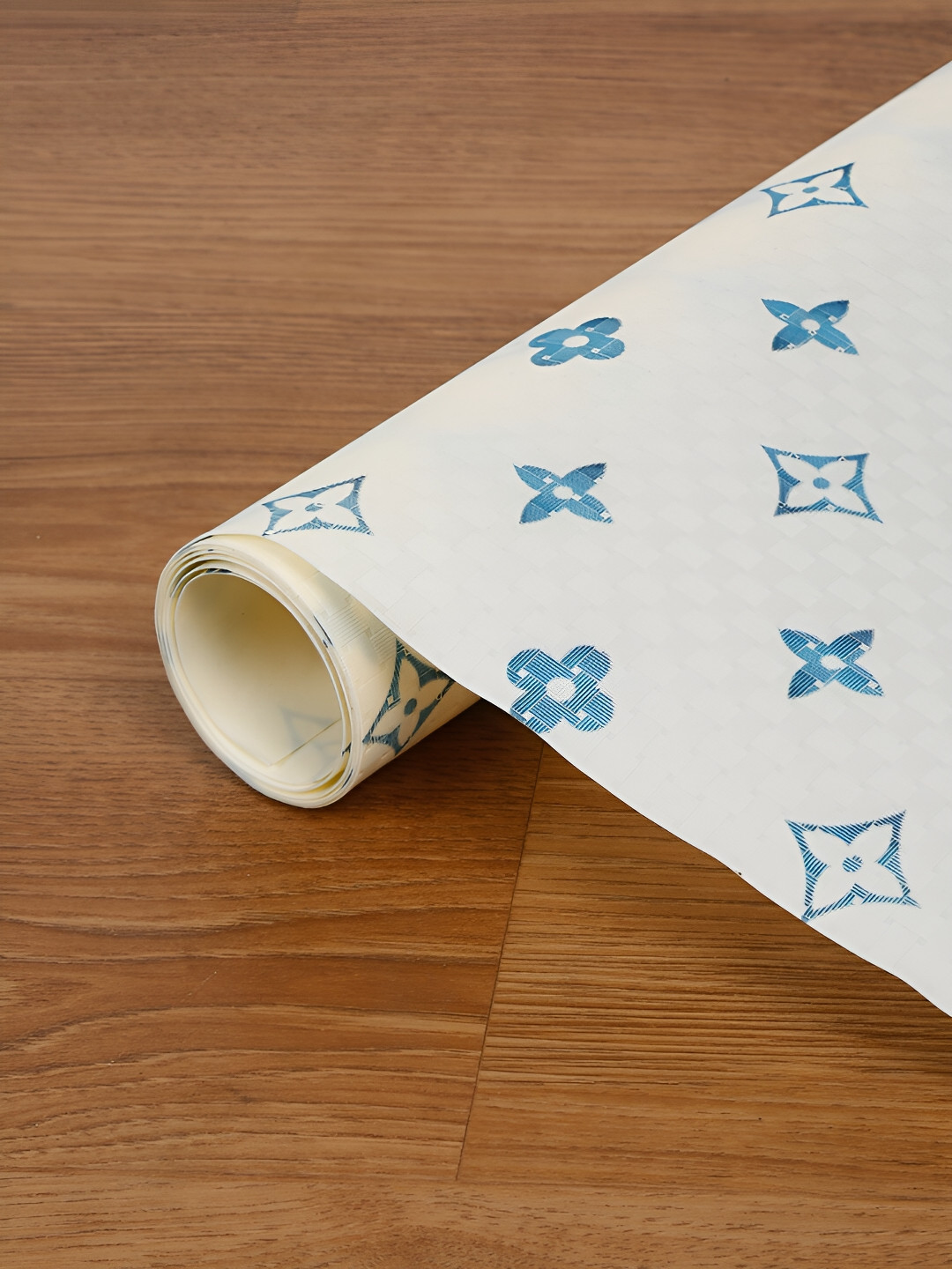 

Aura White Printed Water Resistant Shelf Liner Roll Organiser