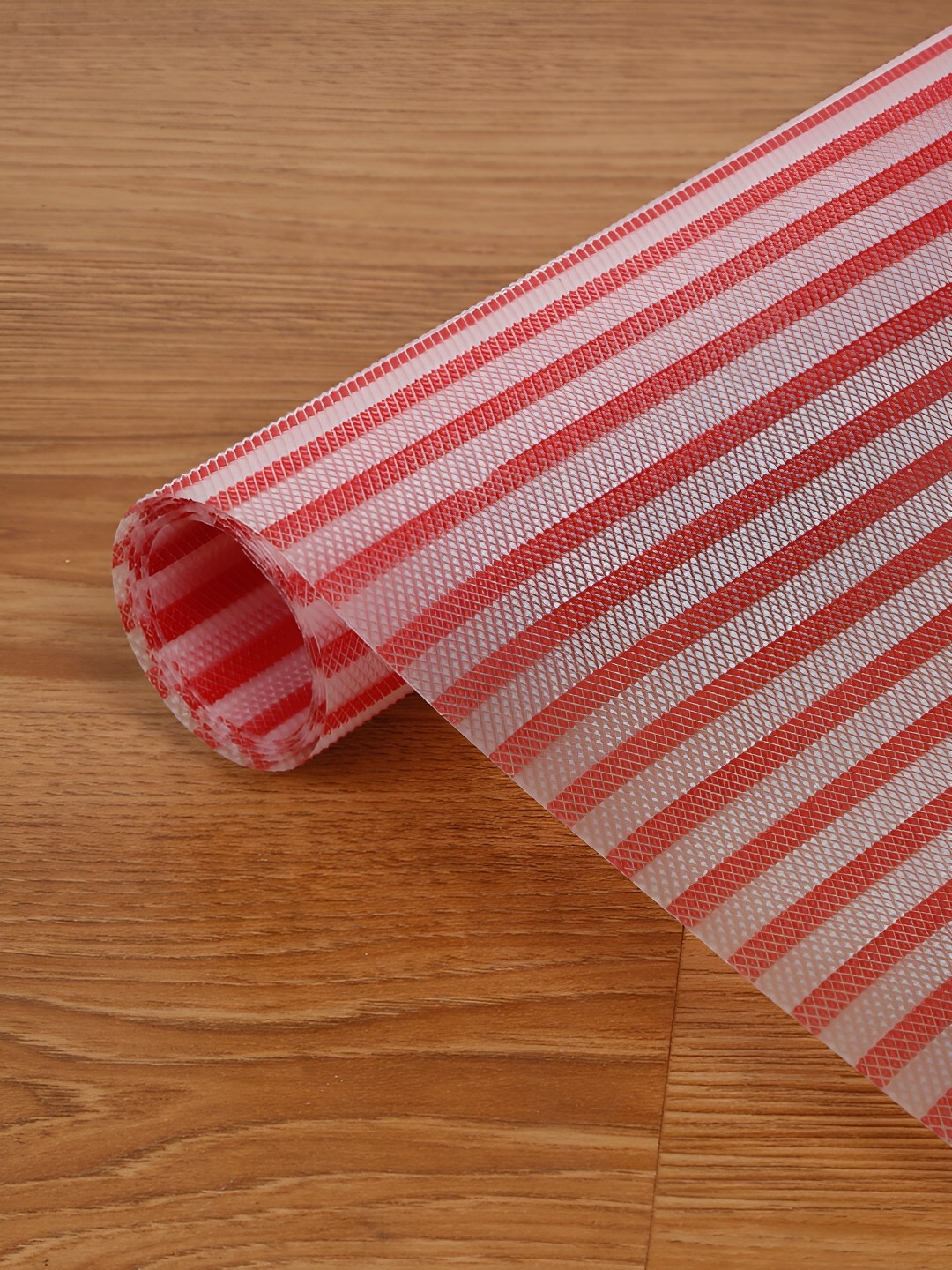 

Aura Red Striped Water Resistant Shelf Liner Roll Organiser