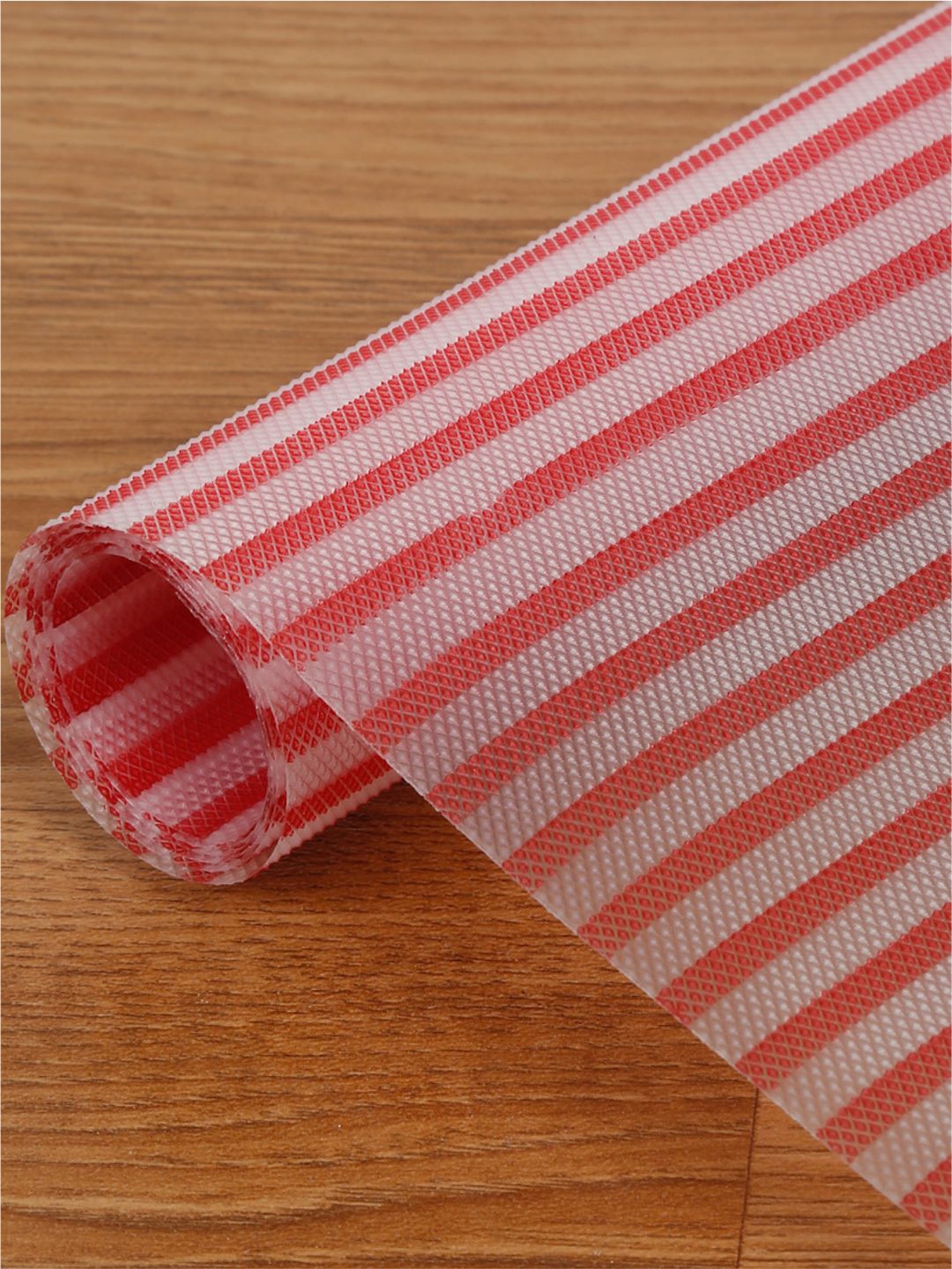 

DREAM WEAVERZ Red Striped Water Resistant Shelf Liner Organiser