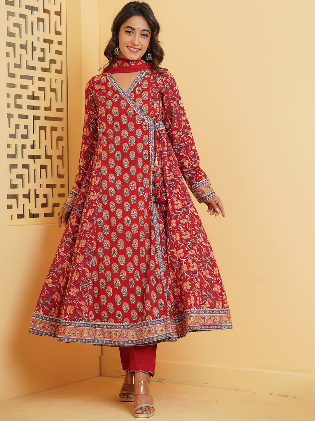 

JAIPURIBANNO Floral Printed Angrakha Gotta Patti Pure Cotton Kurta with Trousers & Dupatta, Red