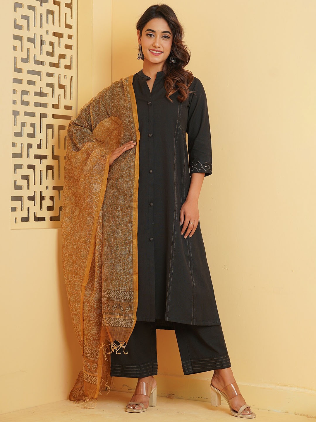 

JAIPURIBANNO Thread Work Pure Cotton Straight Kurta with Trousers & Kota Doriya Dupatta, Black