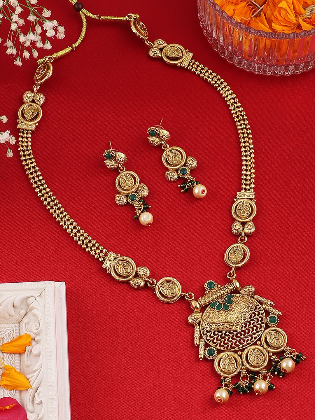 

MANSIYAORANGE Gold-Plated Stone-Studded & Beaded Jewellery Set