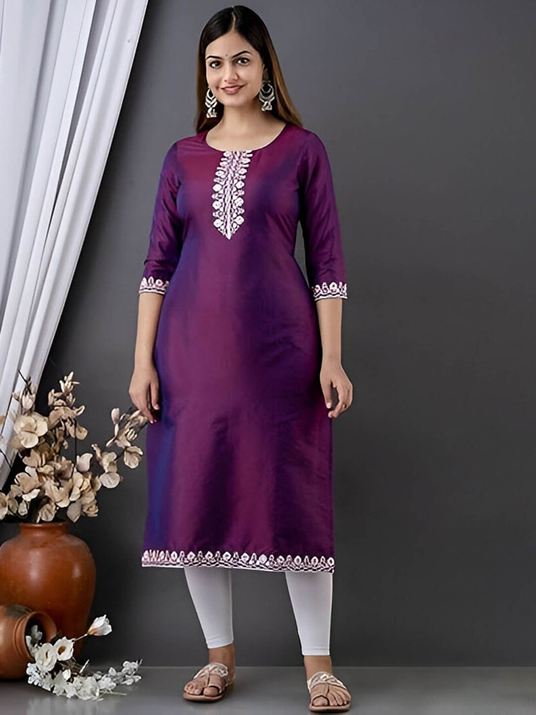 

BAESD Embroidered Straight Kurta, Purple
