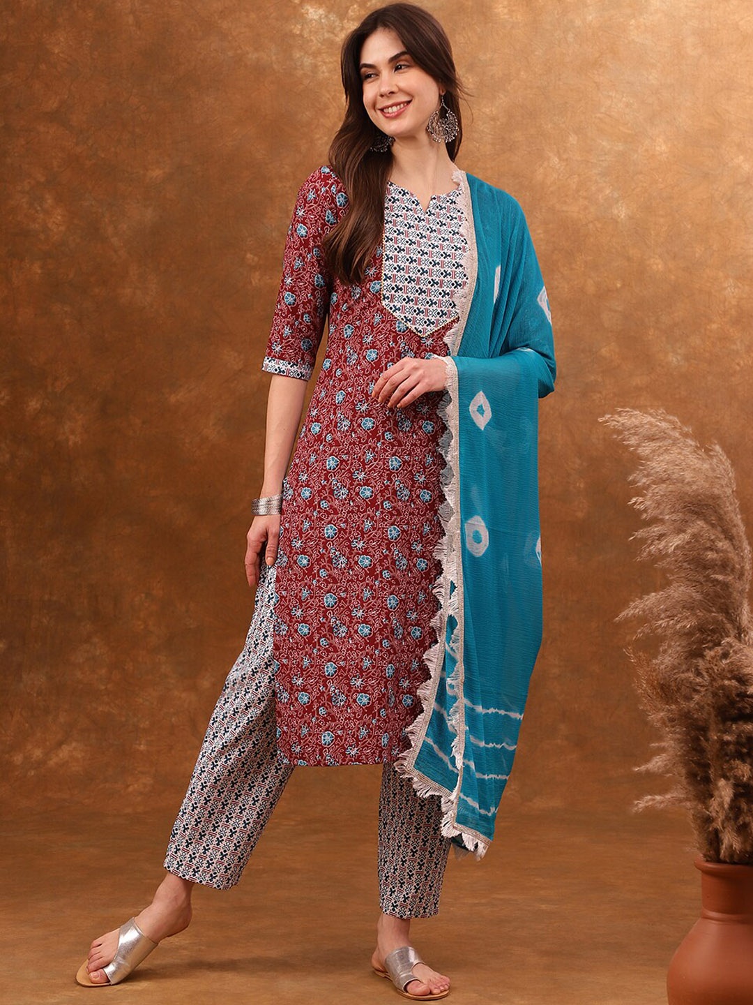

MOKOSH Floral Printed Regular Kurta with Trousers & Dupatta, Rust