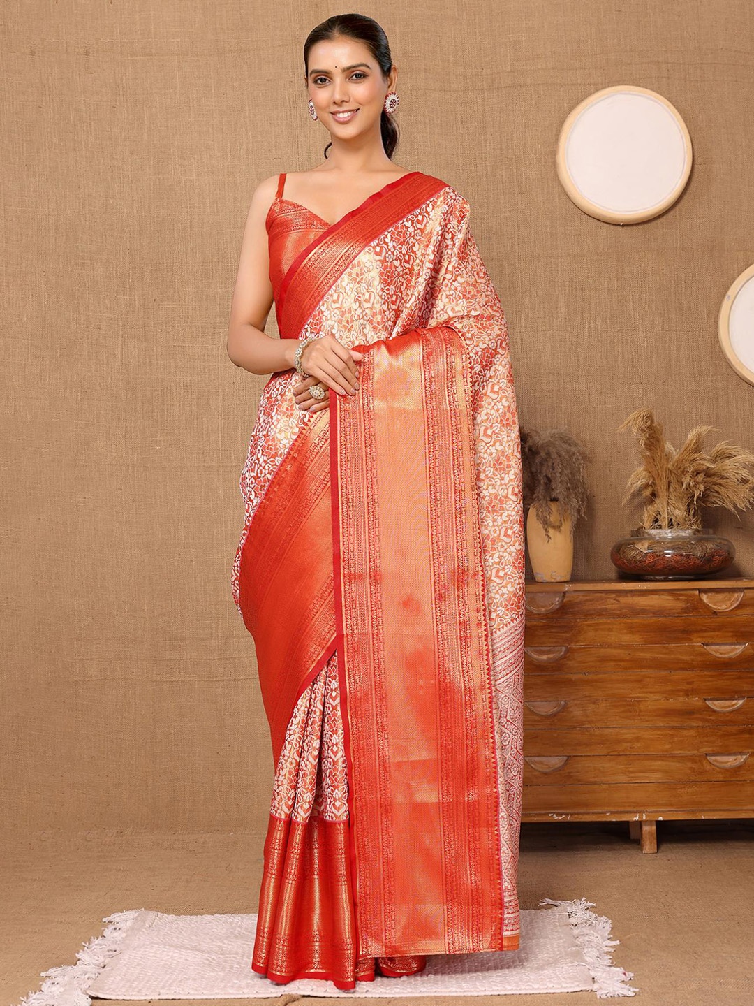 

HERE&NOW Woven Design Silk Cotton Zari Saree, Red