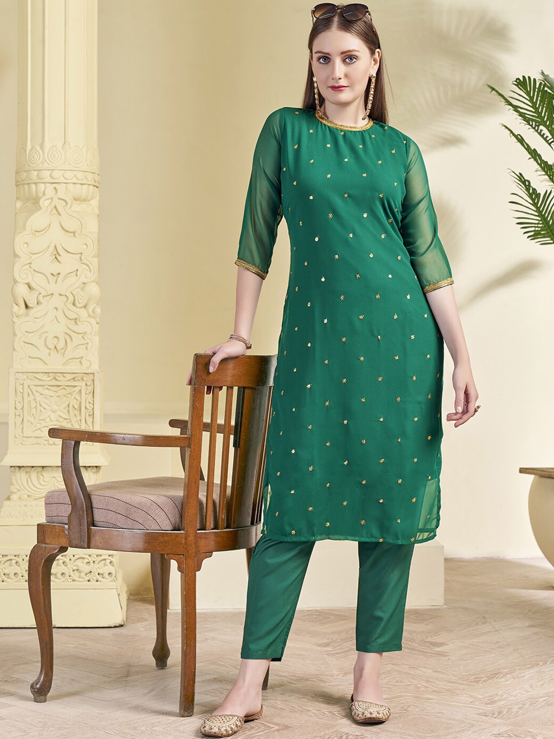 

KALINI Floral Embroidered Sequinned Straight Kurta with Trousers, Green