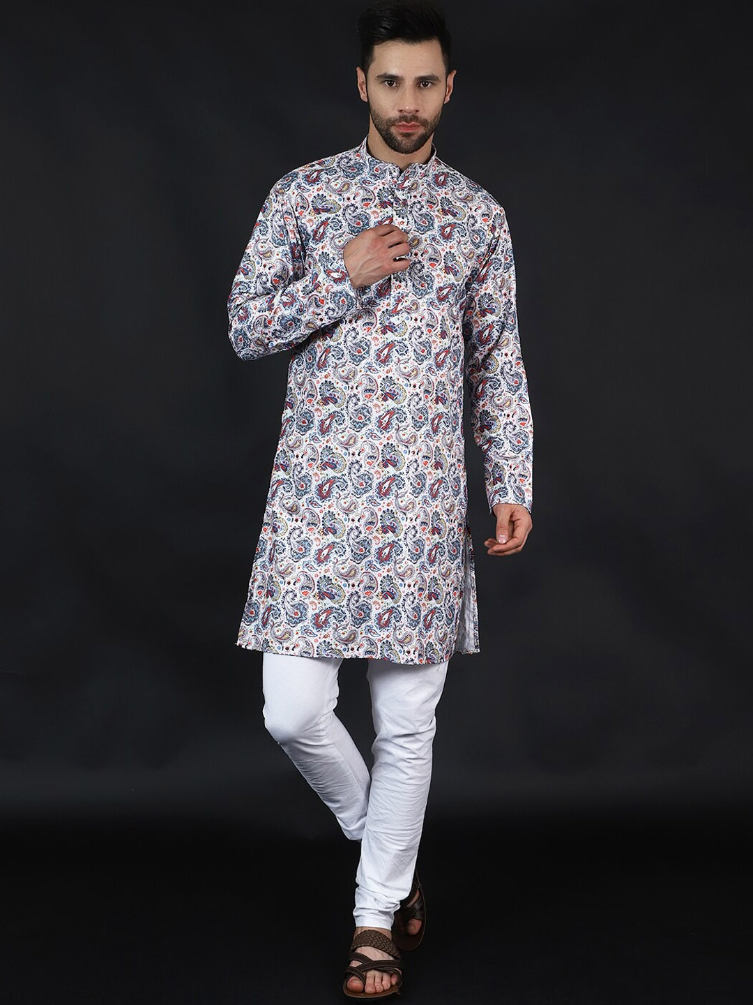 

Wintage Paisley Printed Straight Kurta With Pyjamas, White