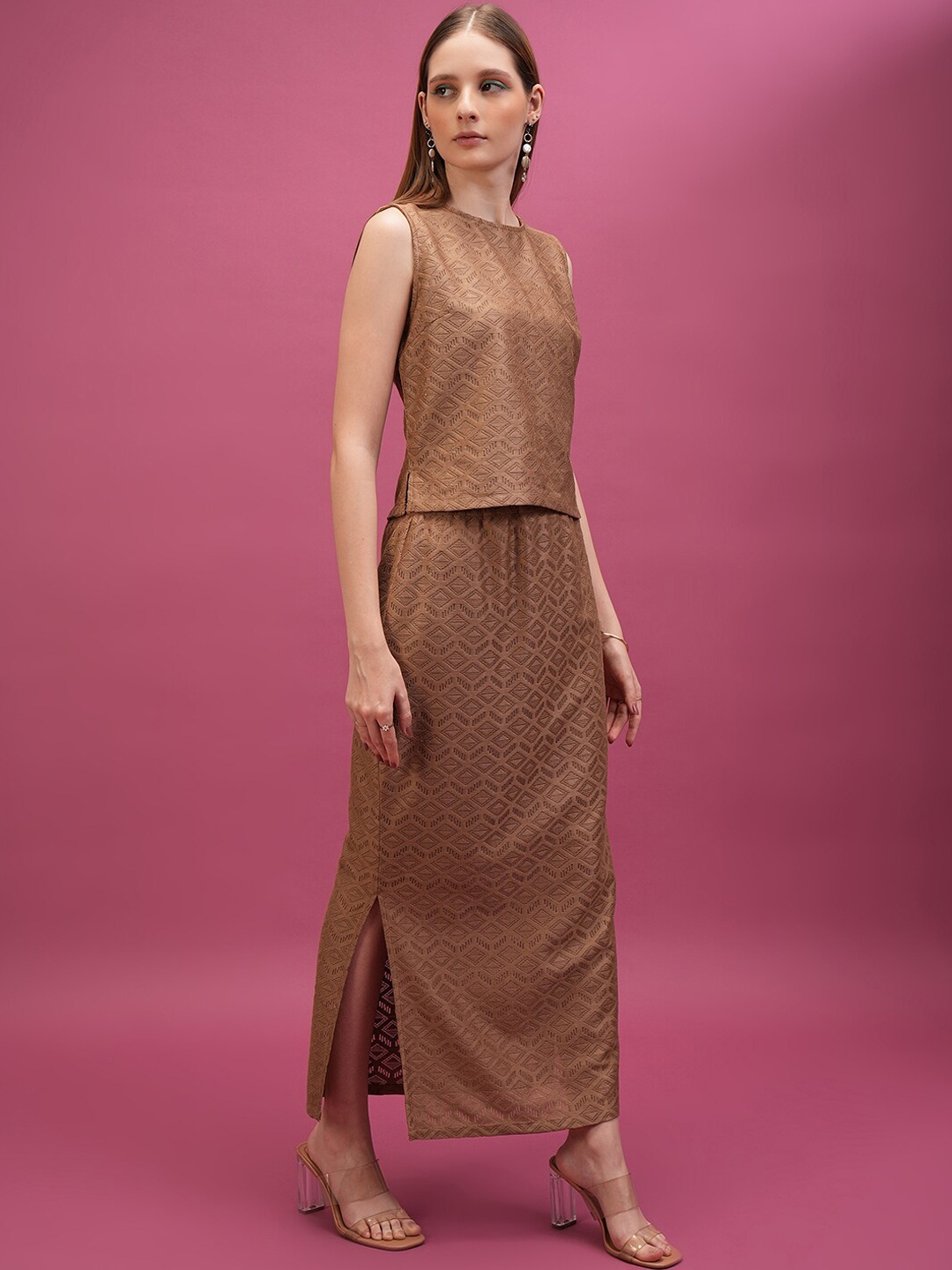

Tokyo Talkies Printed Sleeveless Top With Skirt Co-Ords, Brown