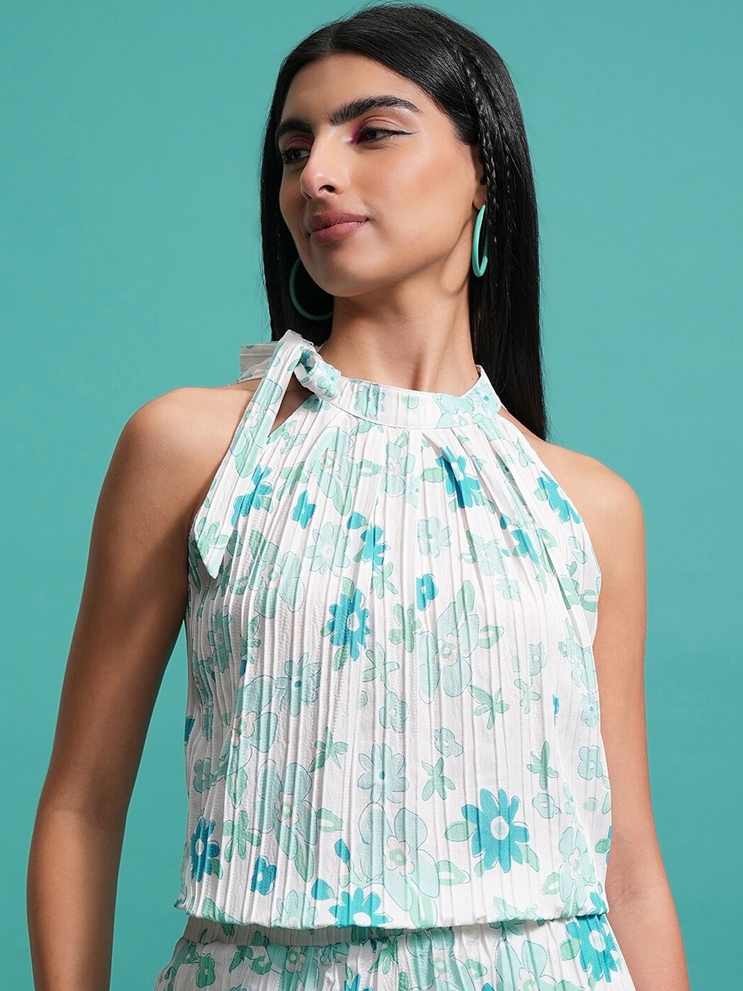

Tokyo Talkies Floral Printed Halter Neck Sleeveless Top With Shorts Co-Ords, Blue