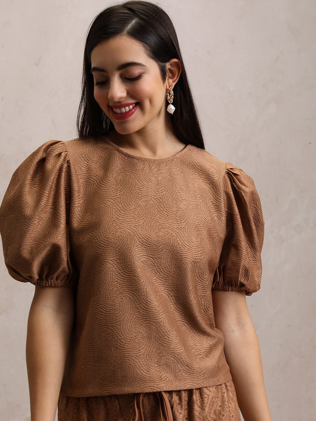 

Tokyo Talkies Brown Puff Sleeve Crochet Top