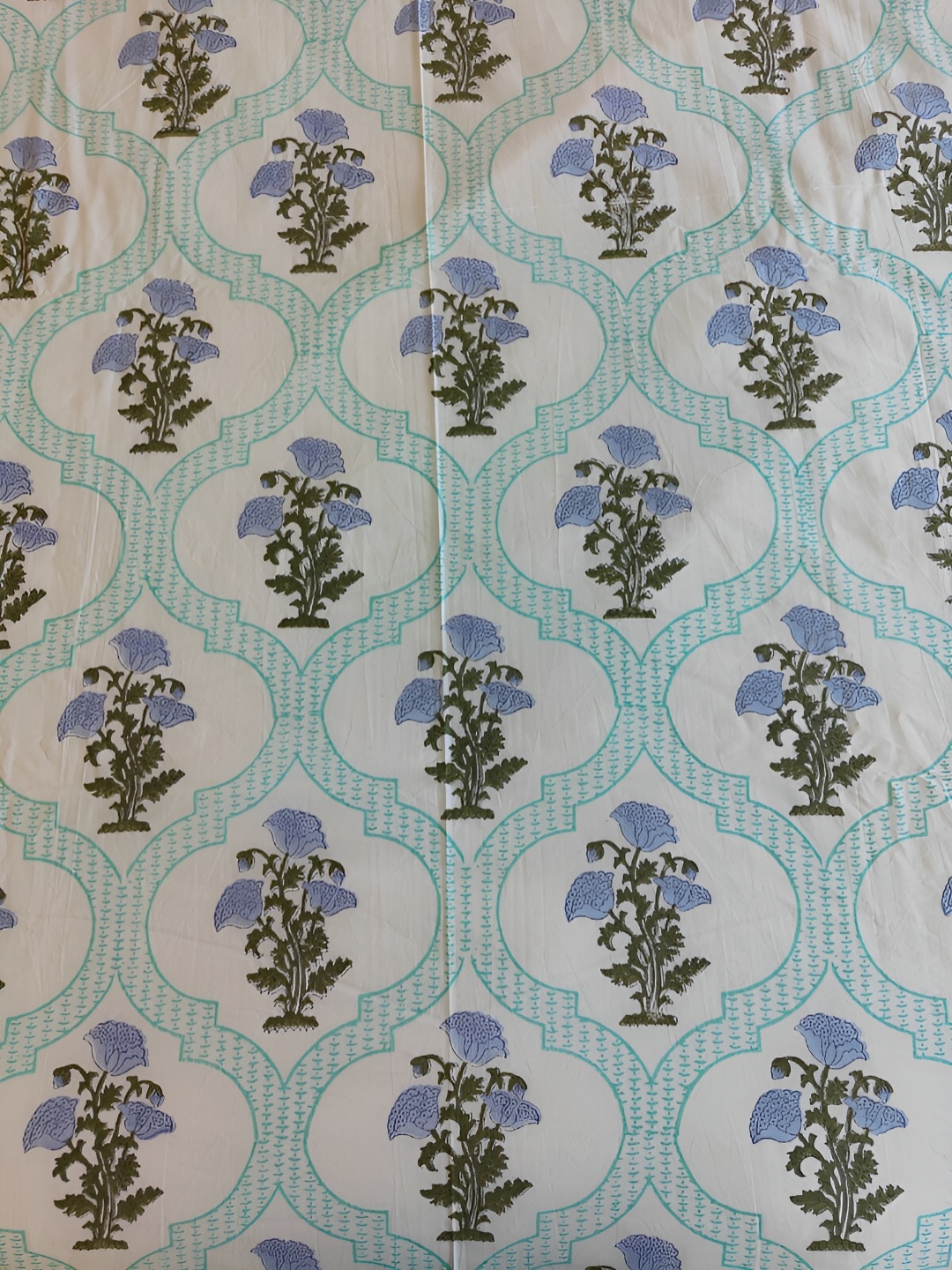 

Feels Like Home Blue & White Floral Cotton 210 TC King Bedsheet with 2 Pillow Covers