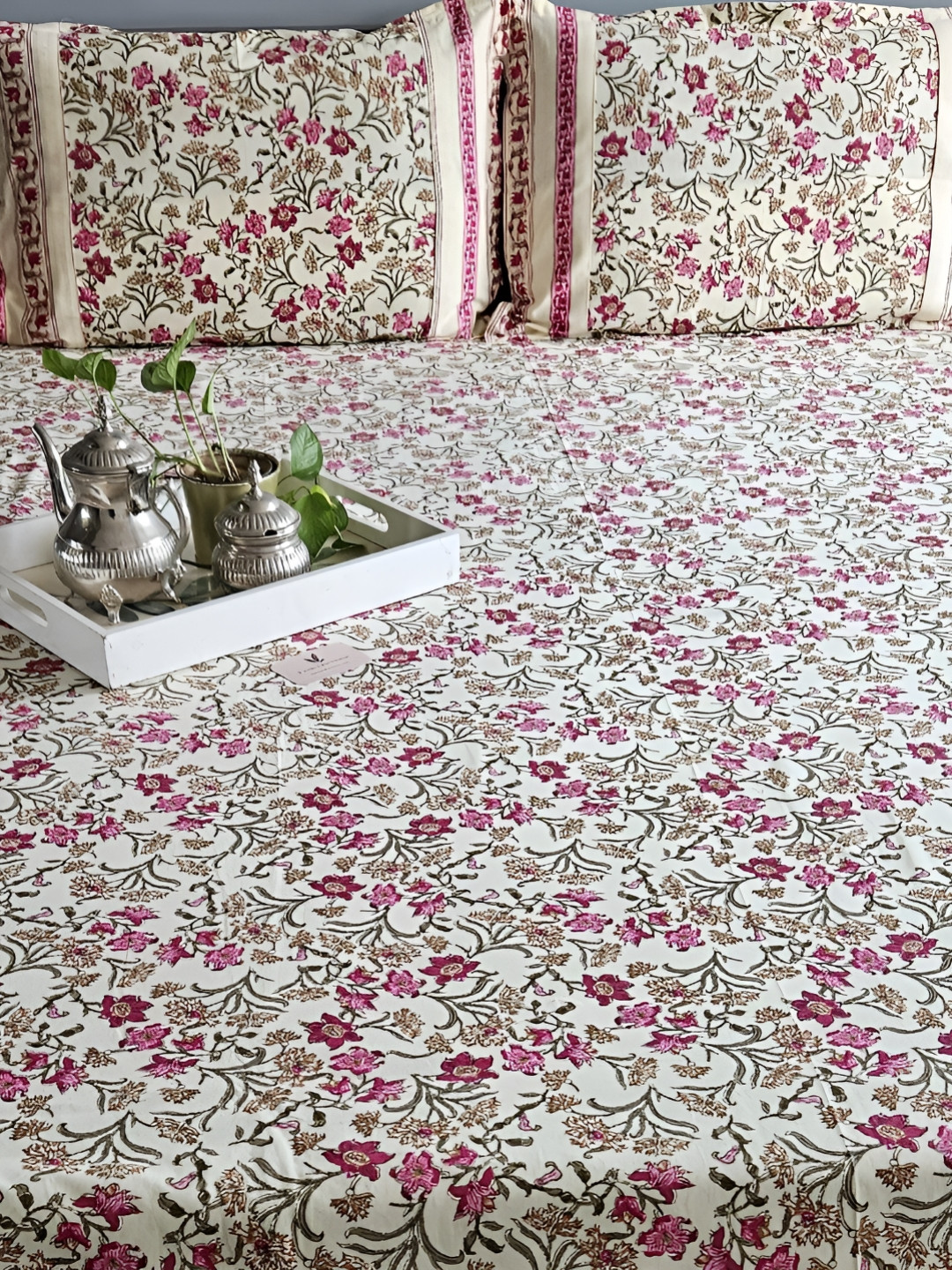 

Feels Like Home Pink & White Floral 210 TC Cotton King Bedsheet with 2 Pillow Covers