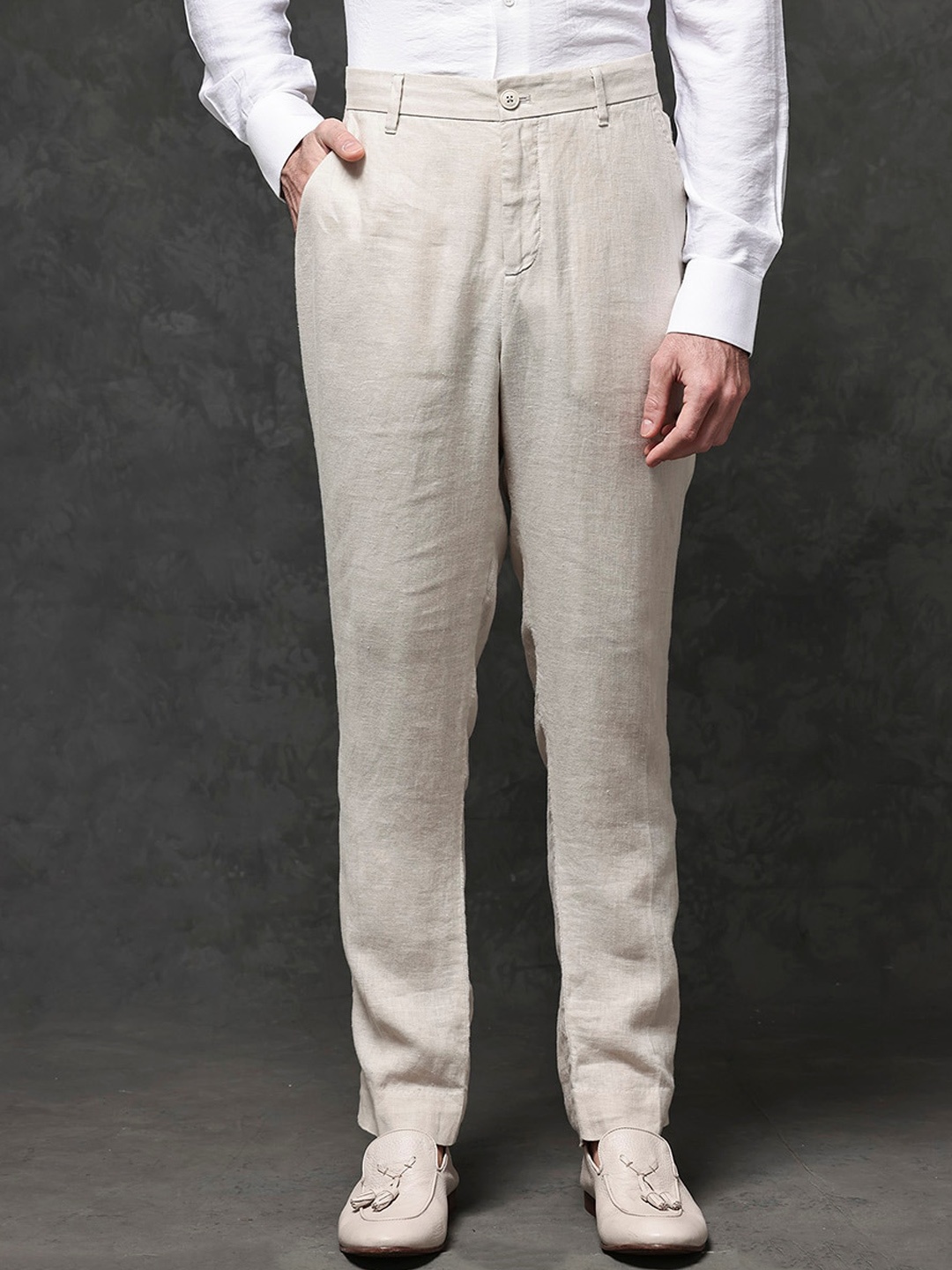 

RARE RABBIT Men Arcelo Regular Fit Mid-Rise Trousers, Beige