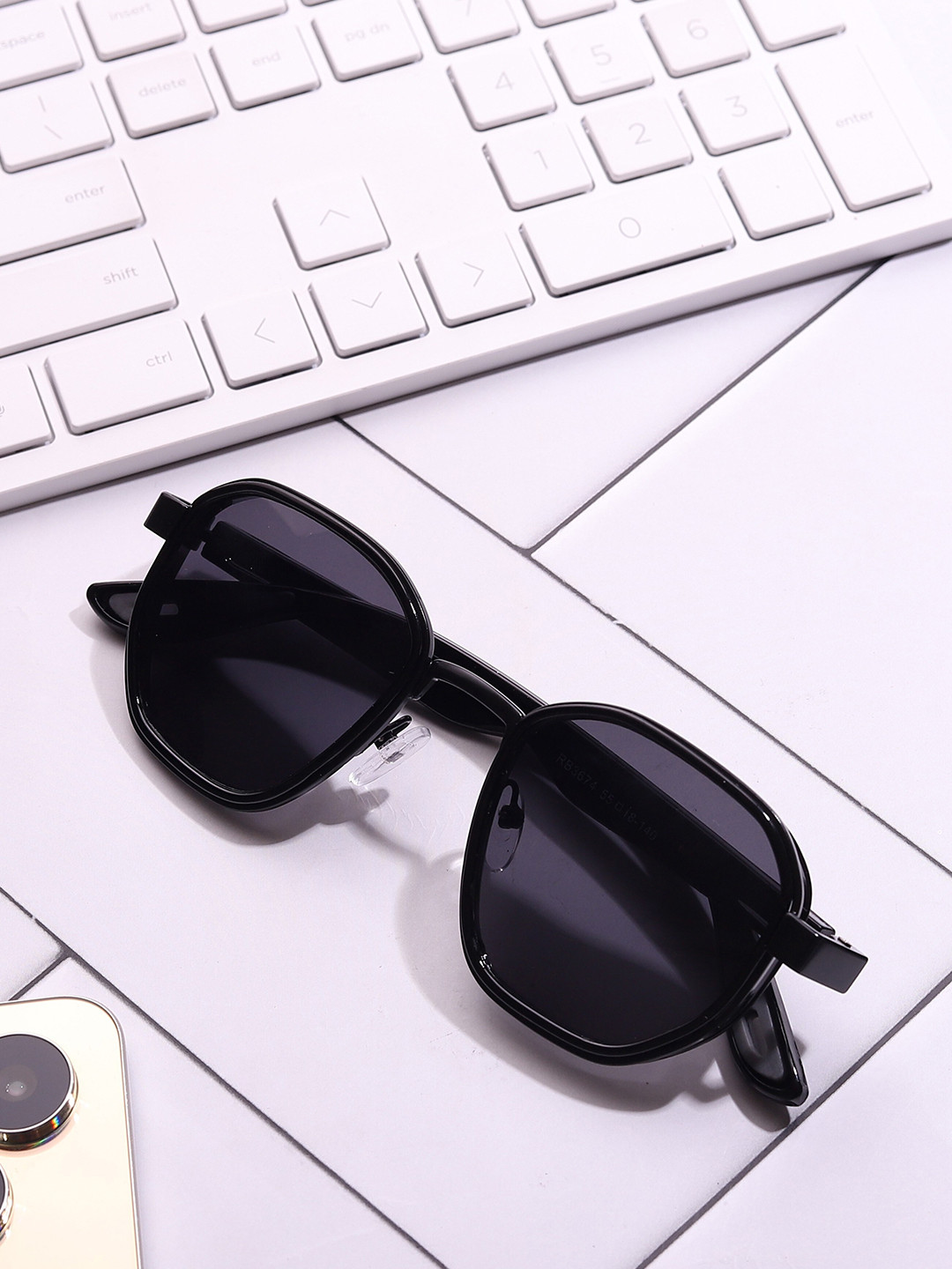 

The Roadster Lifestyle Co. Unisex Square Sunglasses, Black