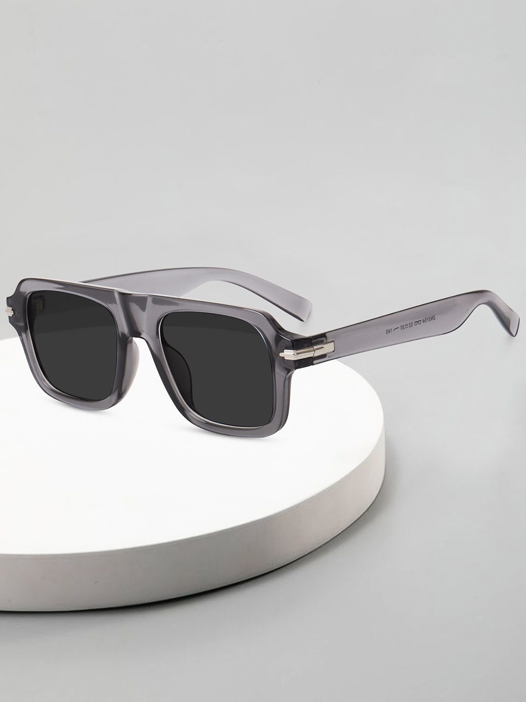 

Peter Jones Eyewear Unisex Square Sunglasses with UV Protected Lens 3754GT, Black