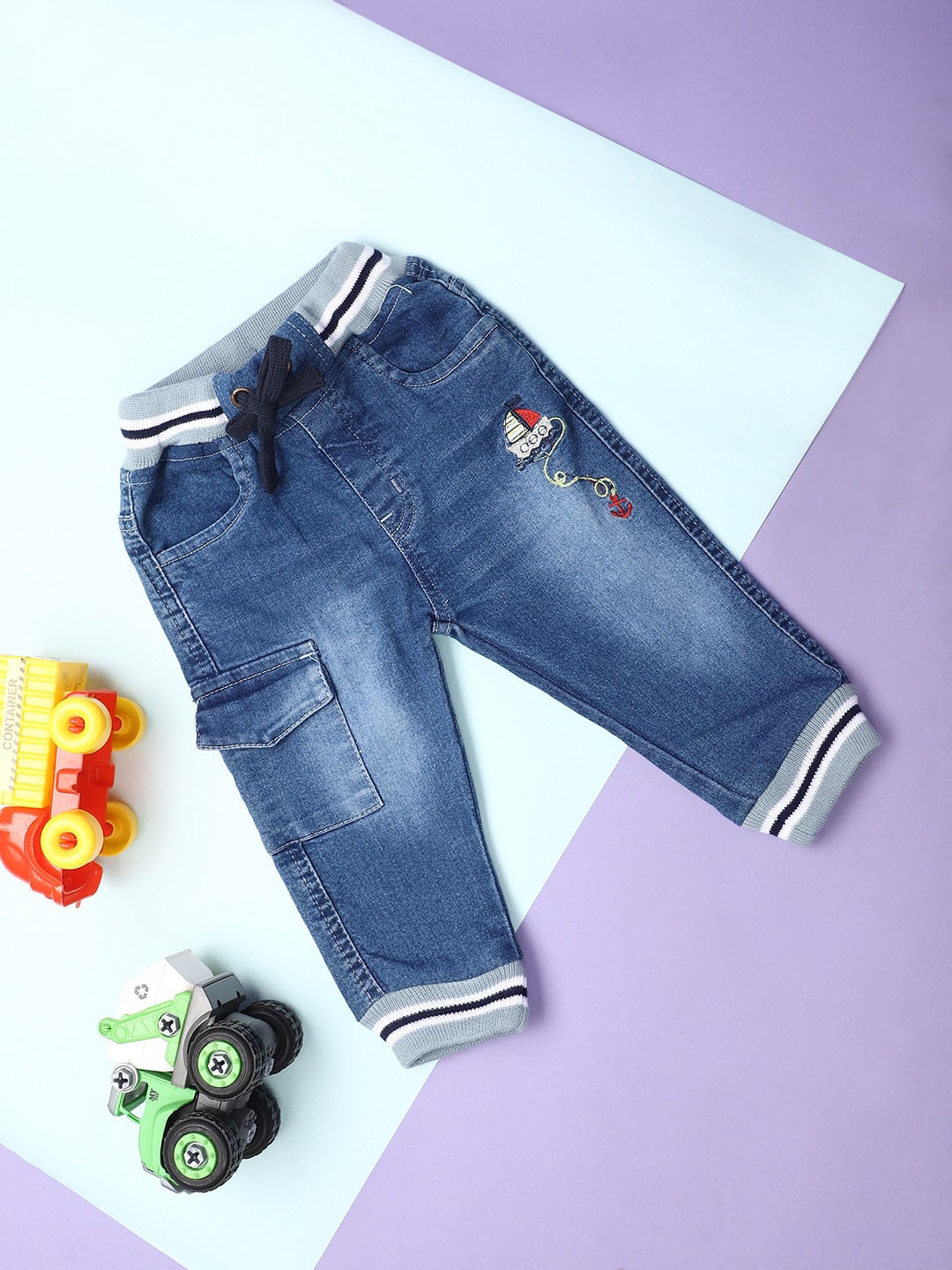 

V-Mart Infants Kids Mid-Rise Low Distress Heavy Fade Jeans, Blue