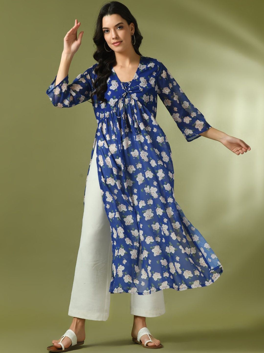 

Sangria Floral Printed A-Line Nyra-Cut Kurta, Blue