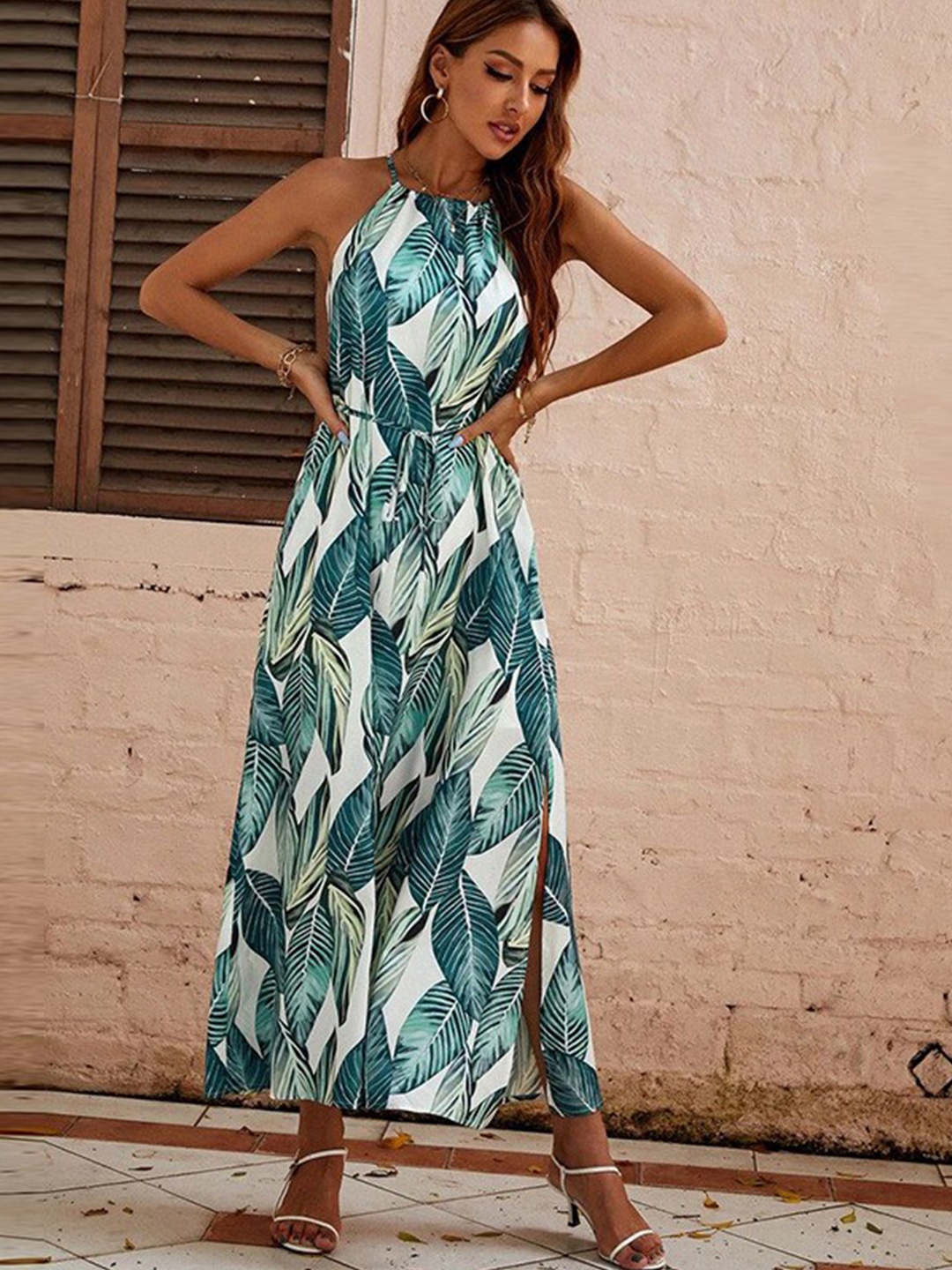 

StyleCast x Revolte Halter Neck QC COMPLETEDTropical Printed Maxi Dress, Green