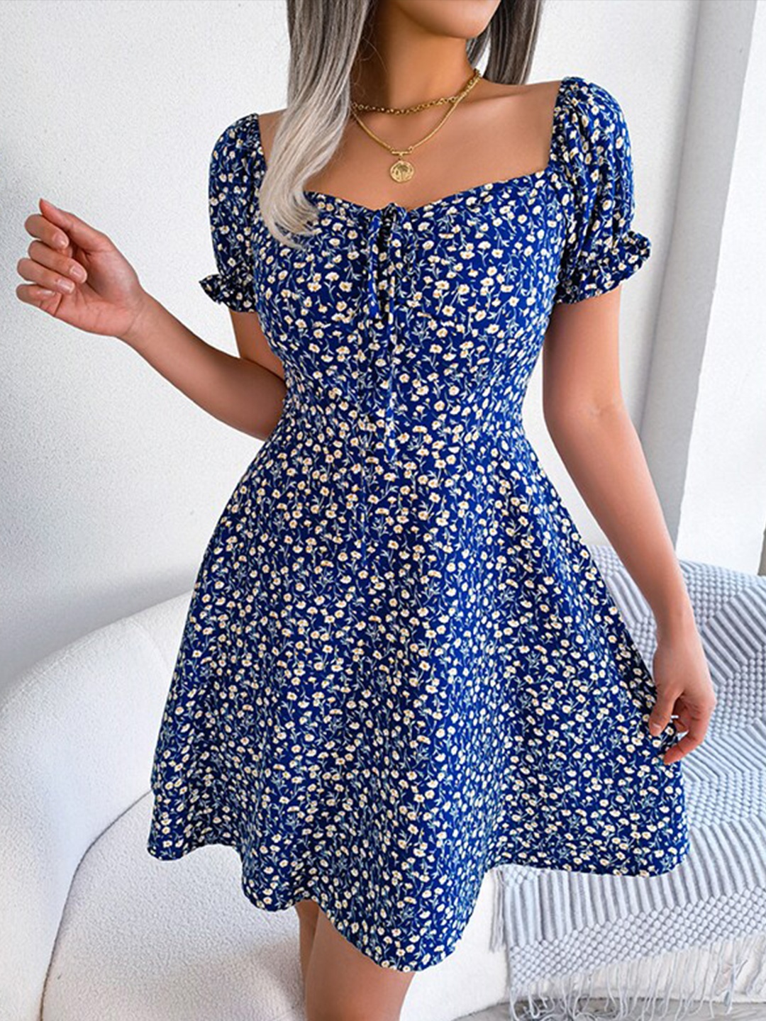 

StyleCast x Revolte Floral Printed Sweetheart Neck Puff Sleeves Fit & Flare Mini Dress, Blue