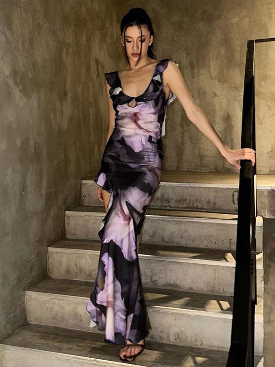 

StyleCast x Revolte Purple Round Neck Print Maxi Dress
