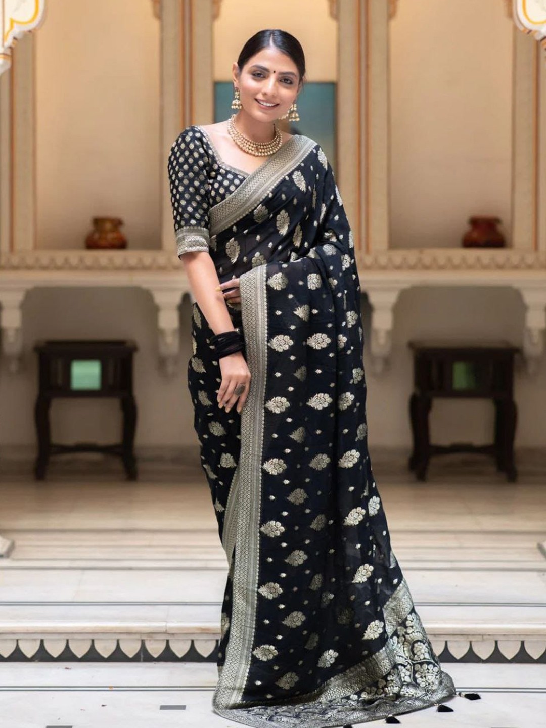 

FABIAN FASHION Ethnic Motifs Woven Design Zari Silk Cotton Banarasi Saree, Black
