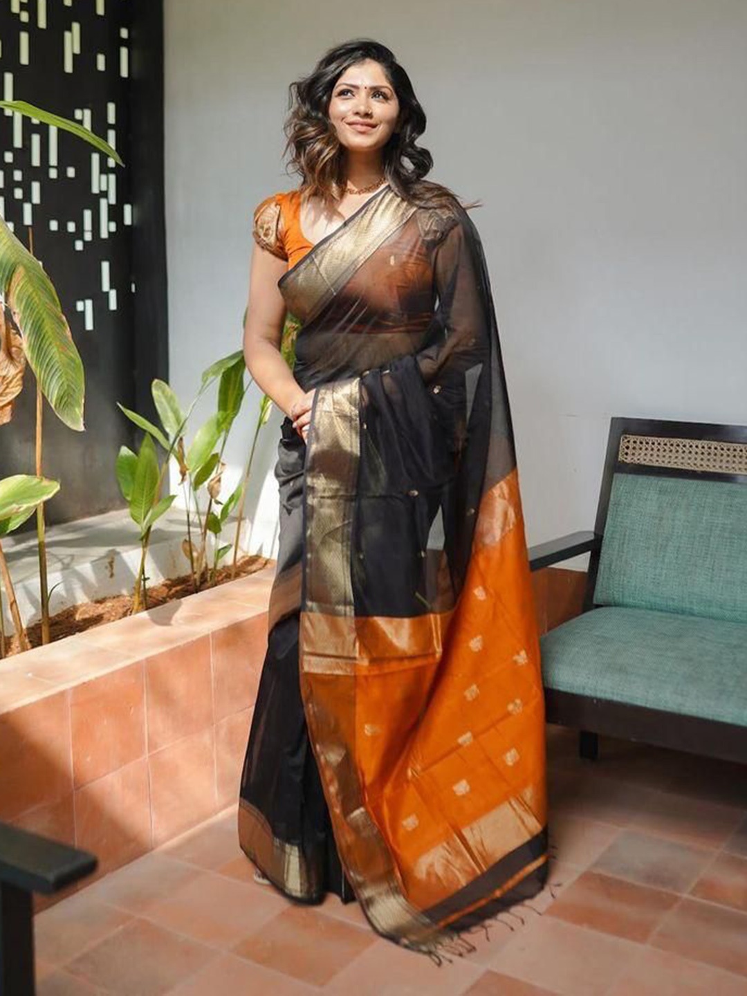 

FABIAN FASHION Ethnic Motifs Zari Silk Cotton Banarasi Saree, Black