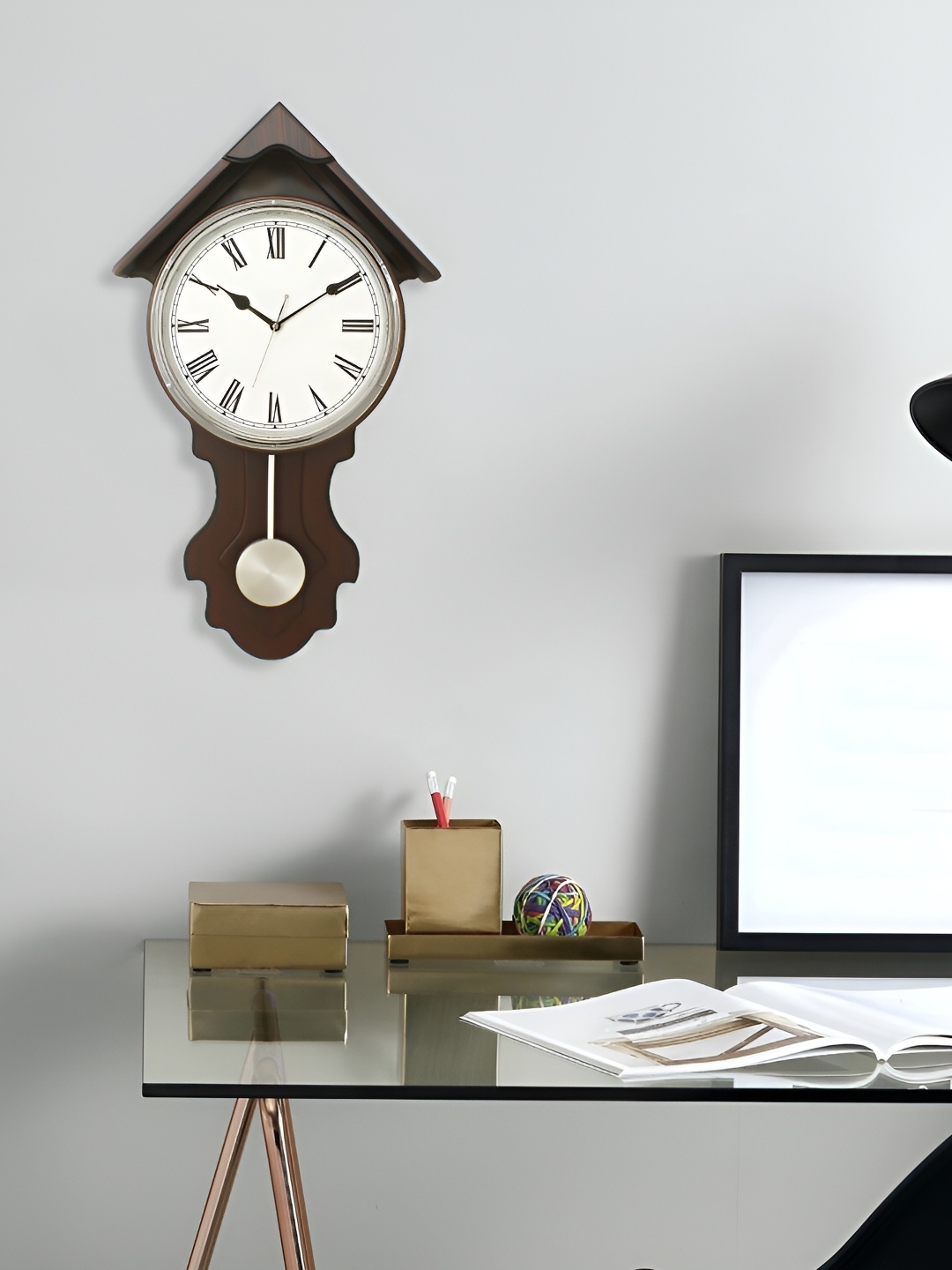 

Craft Smith Brown Abstract Shaped Wooden Traditional Wall Clock