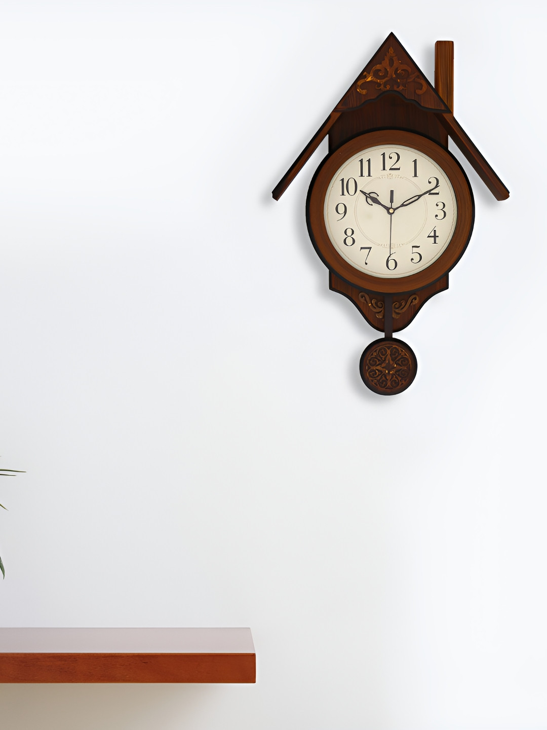 

Craft Smith Brown Round Shaped Traditional Wall Clock