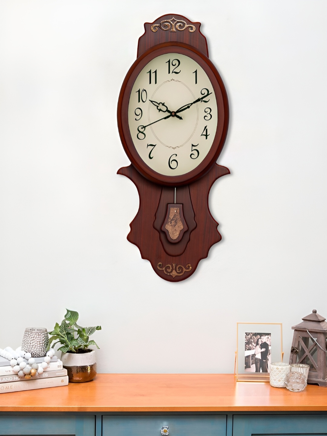 

Craft Smith Brown Abstract Shaped Wooden Traditional Wall Clock