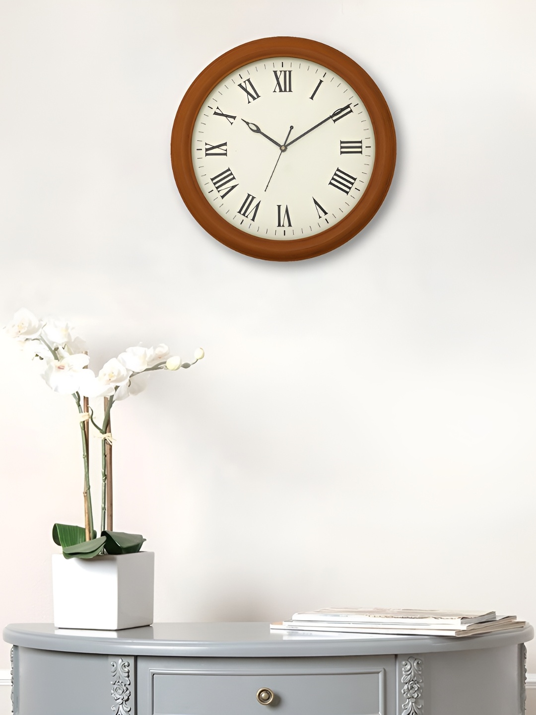 

Craft Smith Brown & White Round Wooden Traditional Wall Clock